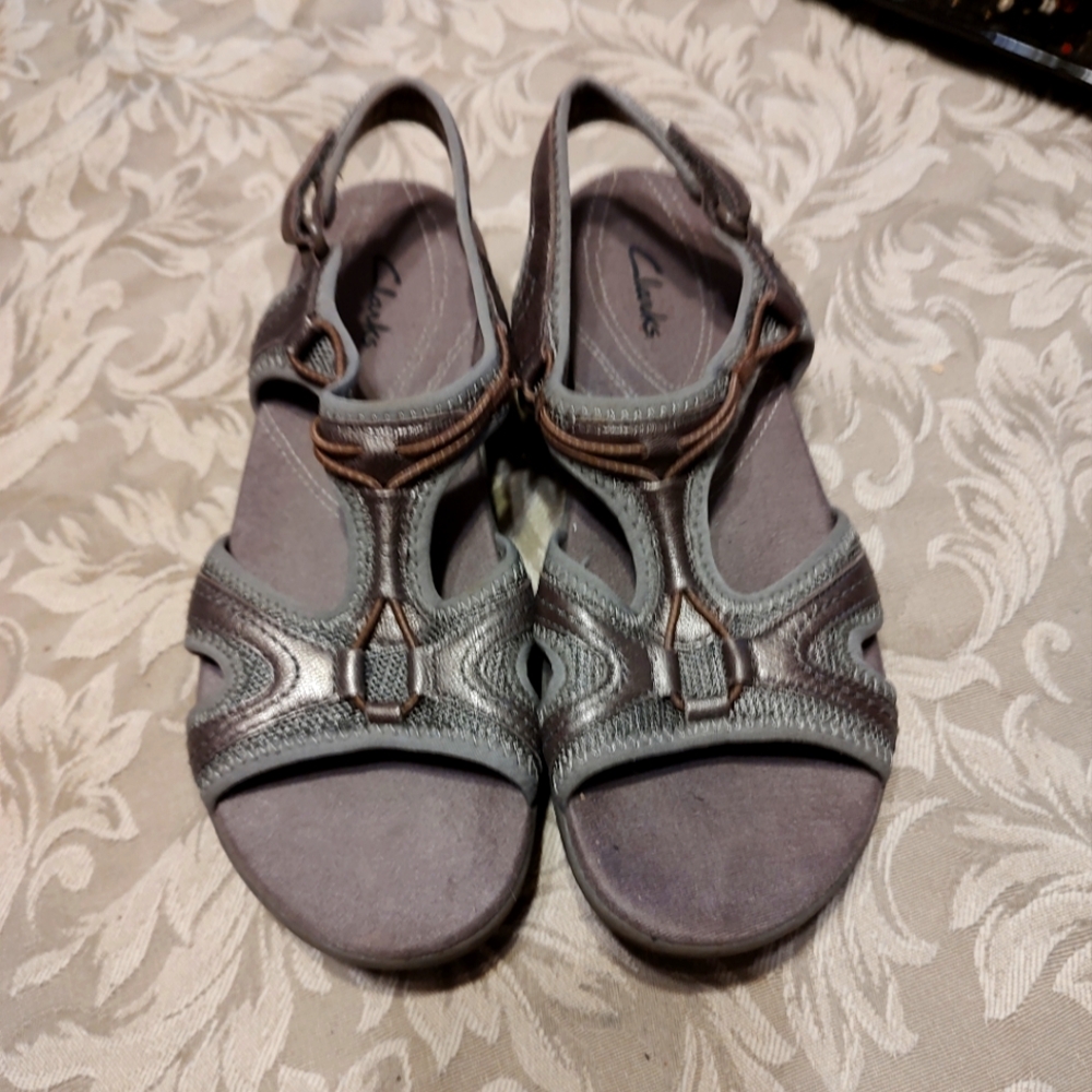 🍂 Wonderful Genuine Leather Clarks Bronze-Tan Hiking-Walking Sandals - 7 - Picture 2 of 13